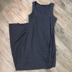 Maxi dress with pockets